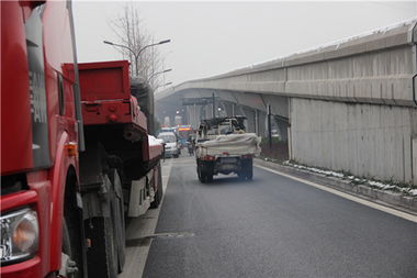 蕭山農(nóng)產(chǎn)品批發(fā)市場(chǎng)周邊亂停車(chē)現(xiàn)象嚴(yán)重影響銷(xiāo)售